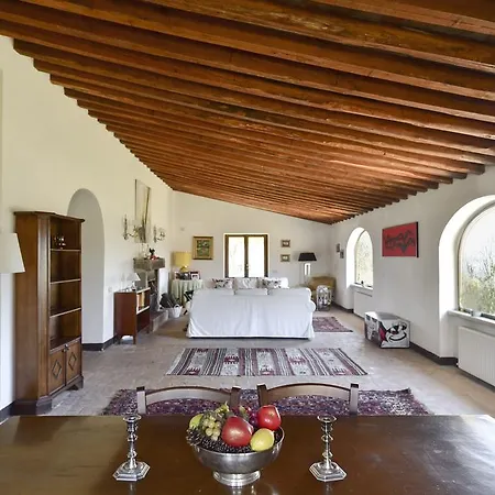 Charming Farmhouse In וילה
